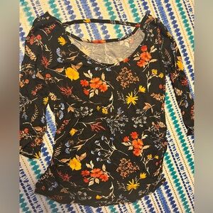 Old Navy floral maternity top sz M